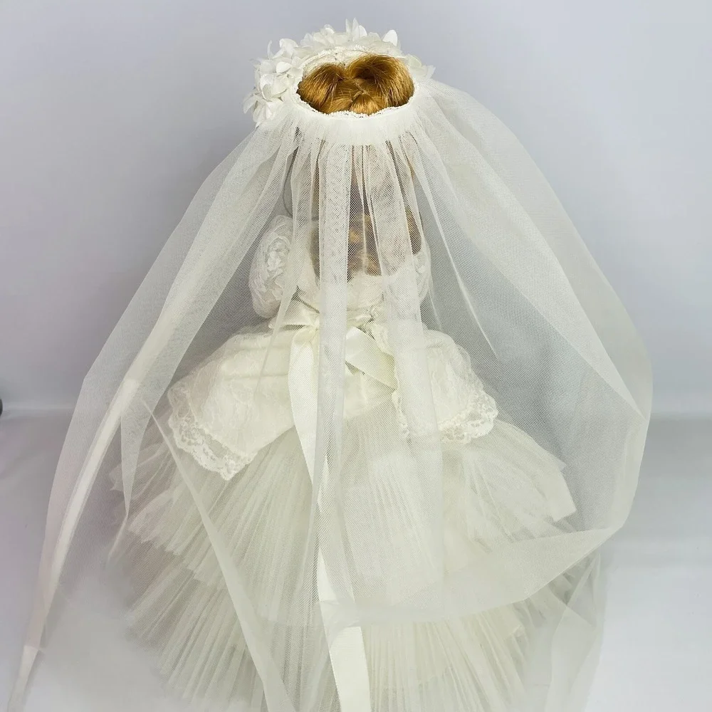 Vintage Madame‎ Alexander Bride Doll Elise #1685 White Dress Auburn Hair 17